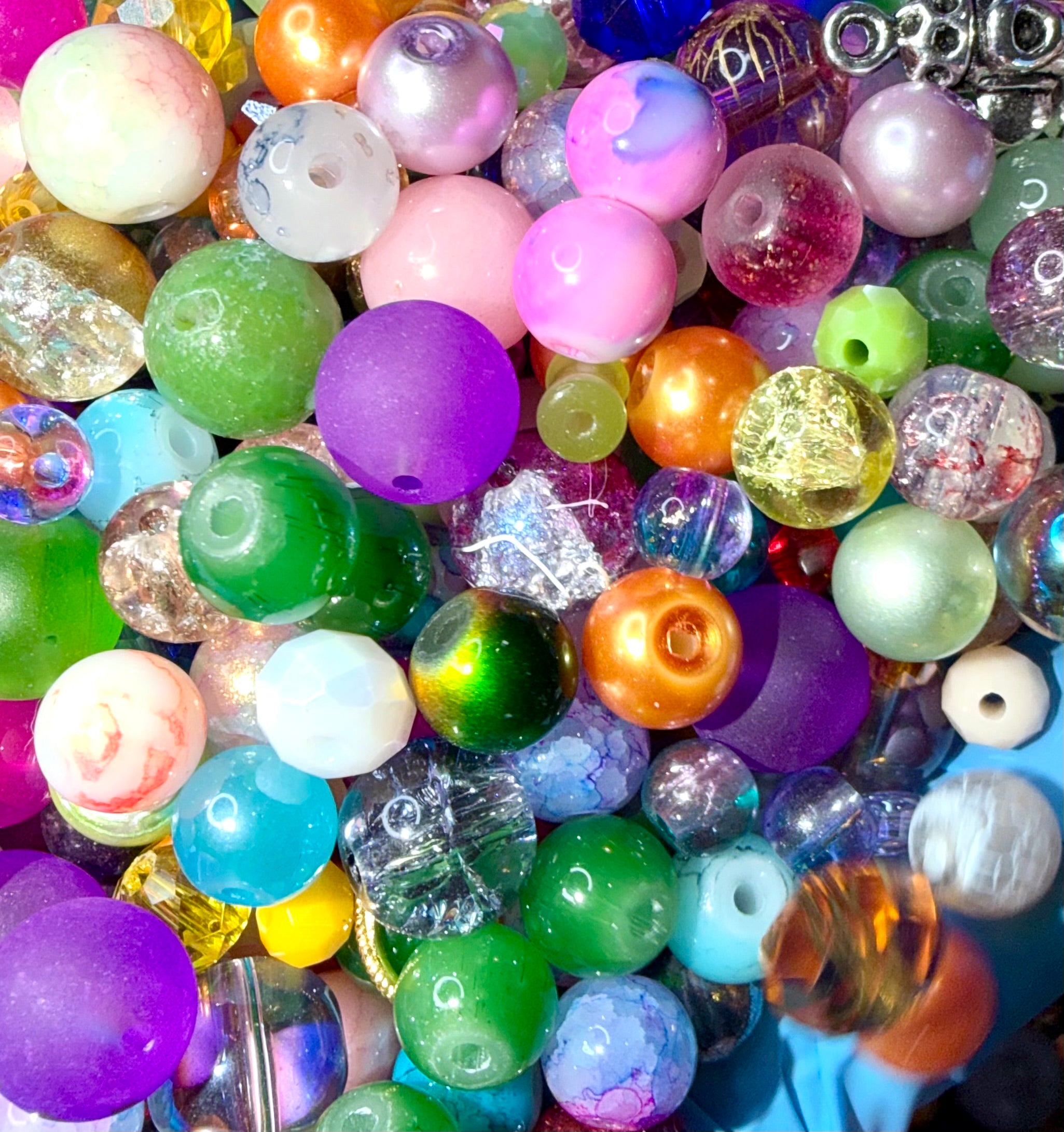 Scoop of Mixed Glass Beads, 8oz , for Jewelry Making and Crafts Assorted Colors and Sizes for DIY Projects Ideal for Accessories and Crafts